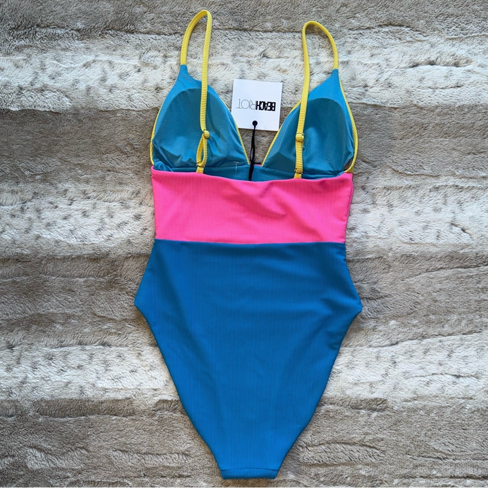 Beach Riot💕Wren Rib Colorblock One-Piece Swimsuit in Coral Reef Colorblock - Picture 6 of 11